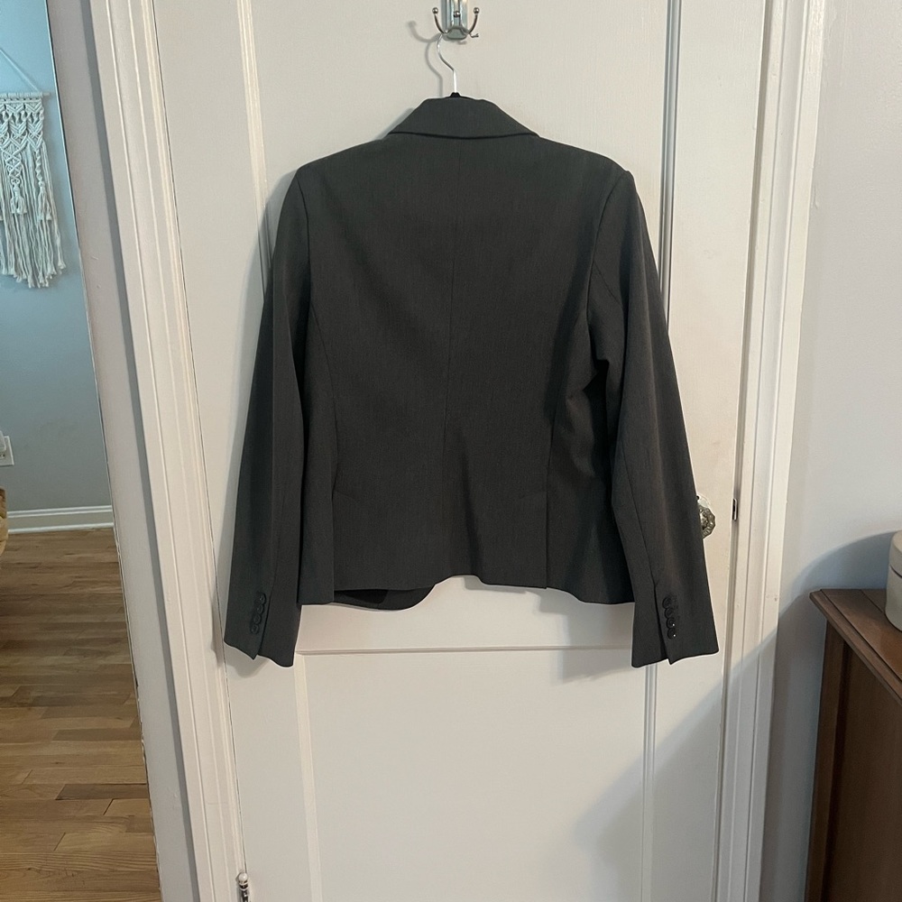 Express Blazer- 14 - Picture 3 of 3
